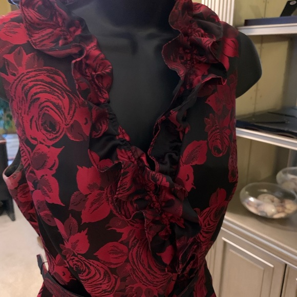 Red and Blk jacquard dress sz 8 by Jessica HowArd - Picture 5 of 5